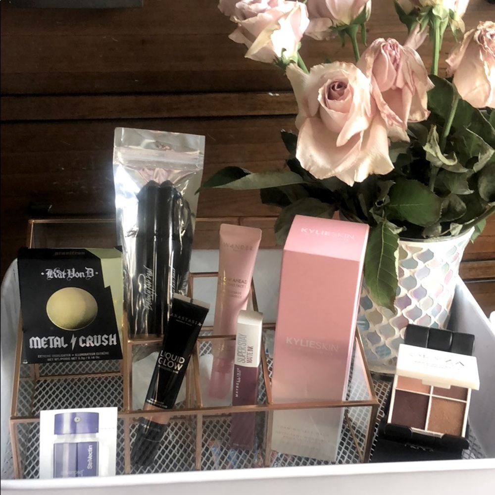 💄BEAUTY BUNDLEAnastasia,KatVonD,Kylie Skin&more!